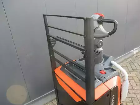 Electric Pallet Trucks 2019  Toyota LPE200 (9)