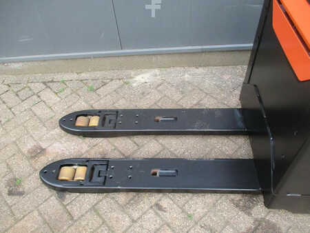 Transpallet elettrici 2017  Toyota LPE200 (4)