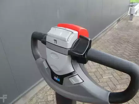 Ruční vysokozdvižný vozík 2018  Toyota SWE160 (10)