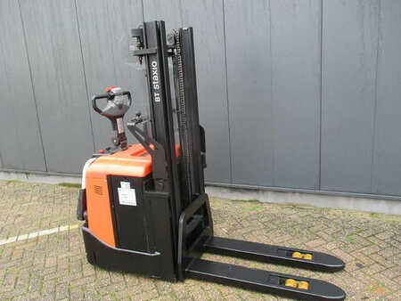Stackers Stand-on 2011  BT SPE 125 (1) 