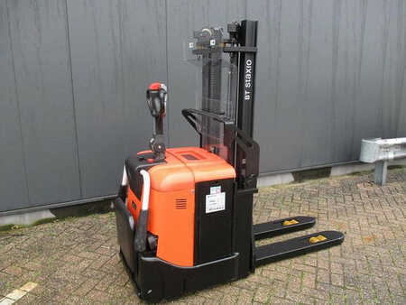 Stackers Stand-on 2011  BT SPE 125 (3) 