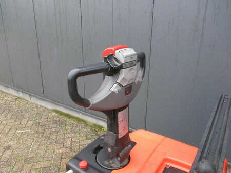 Stackers Stand-on 2011  BT SPE 125 (5) 