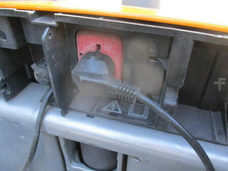 Transpalettes éléctriques 2012  Still EXU 16 (8)