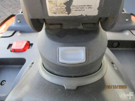 Niederhubwagen 2016  BT LPE 200 (10)