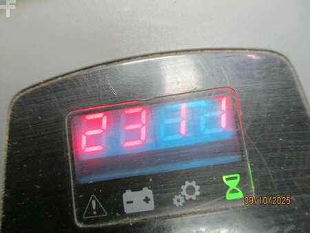 Niederhubwagen 2016  BT LPE 200 (11)