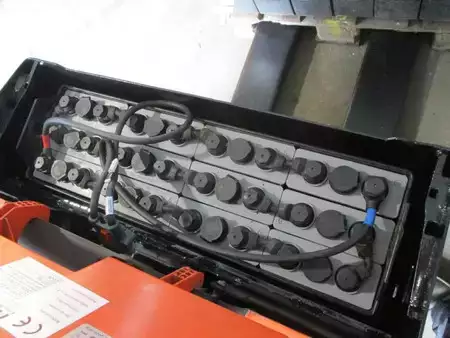 Transpaleta eléctrica 2019  Toyota LWE160 (6)
