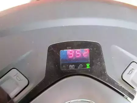 Transpaleta eléctrica 2019  Toyota LWE160 (9)