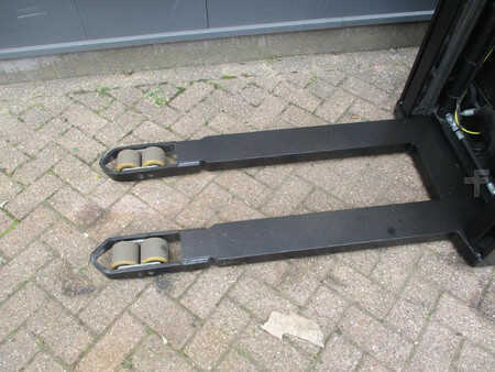 Pallet Stackers 2011  BT SPE125 (11)