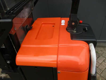 Pallet Stackers 2011 BT SPE125 (4)