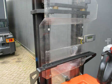 Pallet Stackers 2011  BT SPE125 (7)