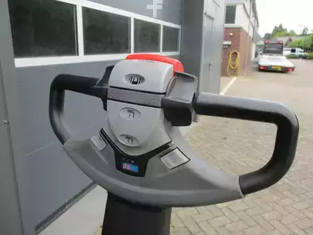 Transpallet elettrici 2016  BT LPE200 (7)
