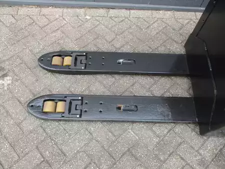 Transpallet elettrici 2016  BT LPE200 (8)