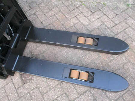 Ruční vysokozdvižný vozík 2016  Toyota SPE120 (8)