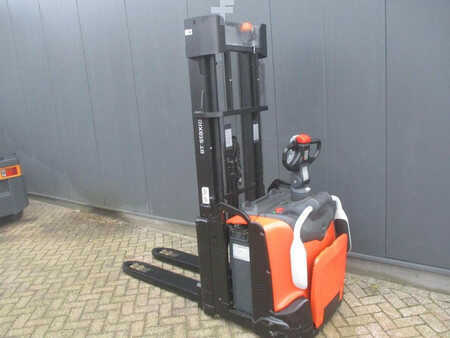 Pallet Stackers 2018  Toyota SPE200L (4)