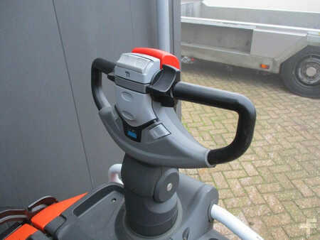 Pallet Stackers 2018  Toyota SPE200L (6)