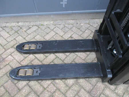 Pallet Stackers 2018  Toyota SPE200L (7)