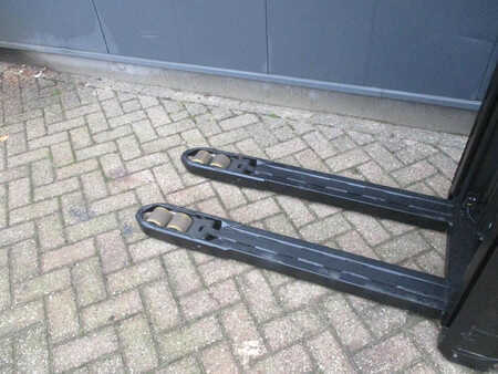 Pallet Stackers 2018  Toyota SPE200L (8)