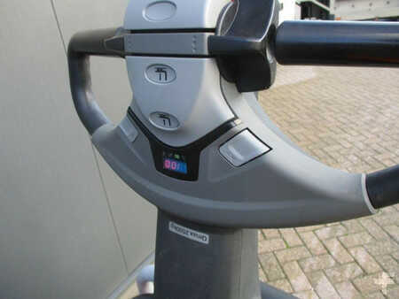 Transpallet elettrici 2018  Toyota LPE250 (9)