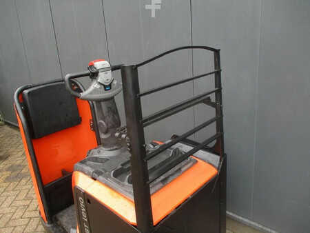 Electric Pallet Trucks 2015  BT LPE200 (4)