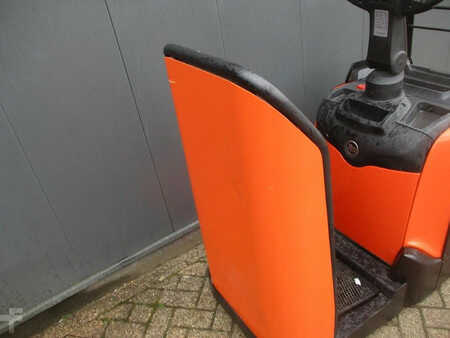 Electric Pallet Trucks 2015  BT LPE200 (6)