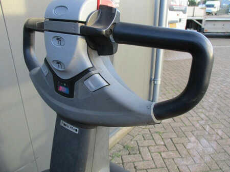 Transpallet elettrici 2018  Toyota LPE250 (10)