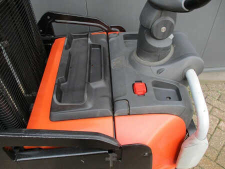 Ruční vysokozdvižný vozík 2016  Toyota SPE120 (7)