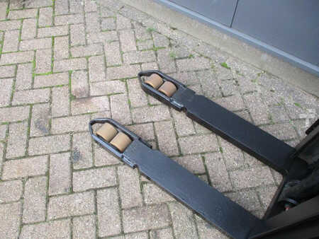 Ruční vysokozdvižný vozík 2016  Toyota SPE120 (9)