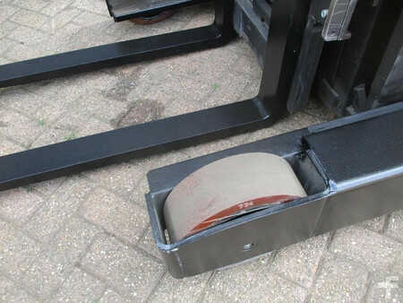 Tolóoszlopos targonca 2012  BT RRE 160 (9)