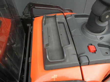 Pallet Stackers 2016 BT SPE200D (4)