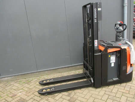 Pallet Stackers 2016  BT SPE200D (2)