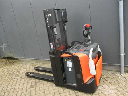 Pallet Stackers 2016  BT SPE200D (3)