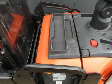 Pallet Stackers 2016  BT SPE200D (5)