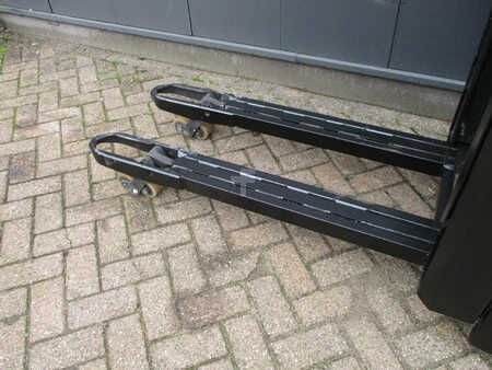 Pallet Stackers 2016  BT SPE200D (8)