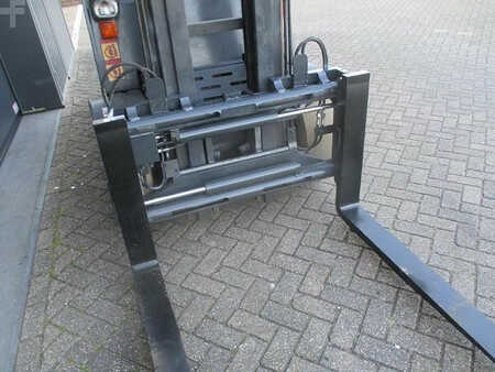 Carrelli elettrici 4 ruote 2006  Still R 60-35 (12)