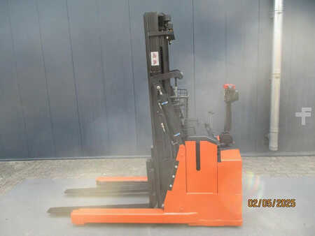 Reachstacker 2011  BT RWE 120 (1)