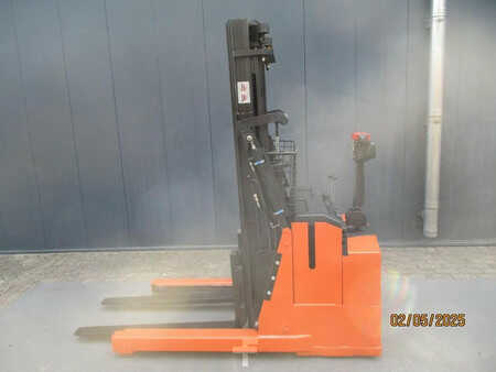 Pallet Stackers 2011 BT RWE 120 (1)