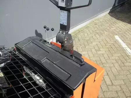 Pinontavaunu 2011  Toyota RWE120 (6)