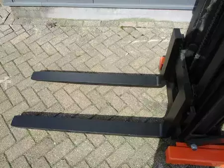 Pinontavaunu 2011  Toyota RWE120 (9)