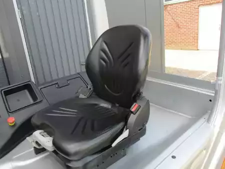 Chariots électriques à 4 roues 2018  Still RX 60-25 (8)