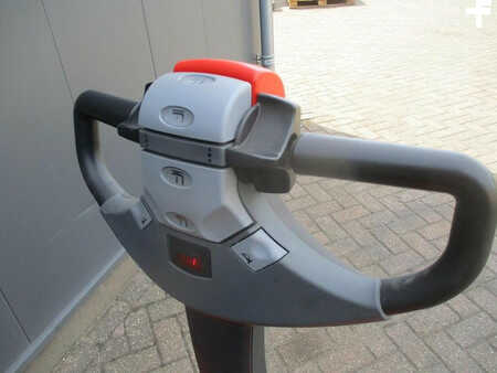 Stacker pedestre 2014  BT SWE 200D (4)