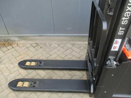 Stacker pedestre 2014  BT SWE 200D (5)