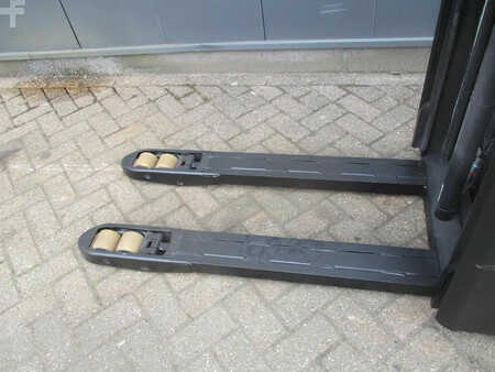 Stacker pedestre 2014  BT SWE 200D (6)