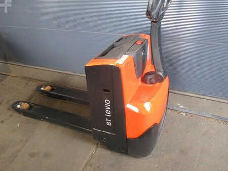 Niederhubwagen 2011  BT LWE 160 (3)