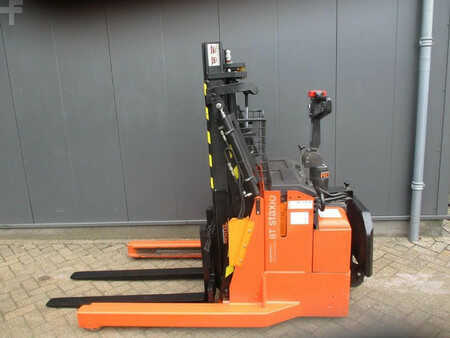 Pallet Stackers 2012  BT RWE 120 (1)