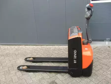 Transpallet elettrici 2020  Toyota LWE140 (1)