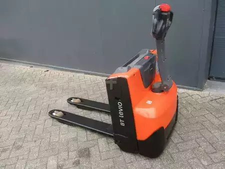 Transpallet elettrici 2020  Toyota LWE140 (3)