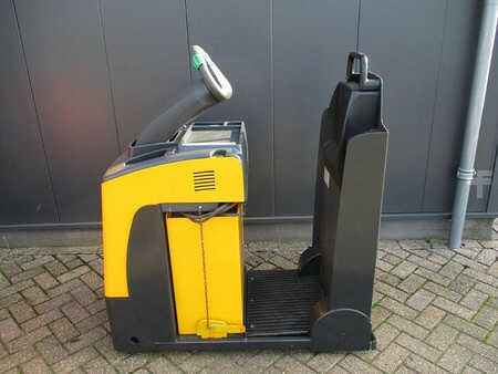 Chariots tracteurs 2010  Jungheinrich EZS 130 (1)