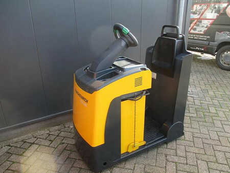 Chariots tracteurs 2010  Jungheinrich EZS 130 (2)