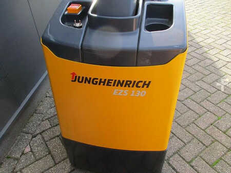 Chariots tracteurs 2010  Jungheinrich EZS 130 (4)