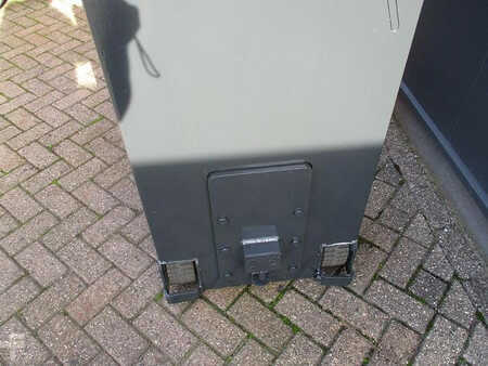 Chariots tracteurs 2010  Jungheinrich EZS 130 (7)